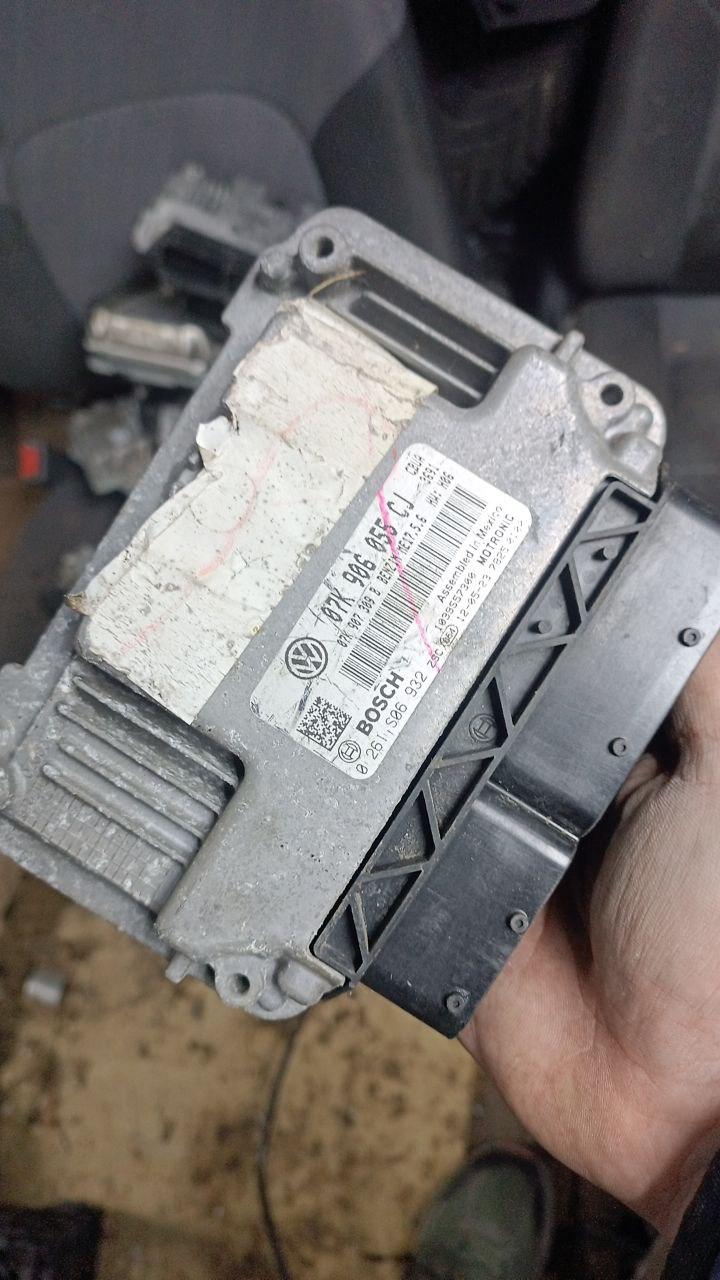 Блок управління двигуном volkswagen