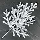 Декоративна хвоя штучні гілки ялинки білі упаковка 3 штуки Хвоя Traditional 60 см, фото 4