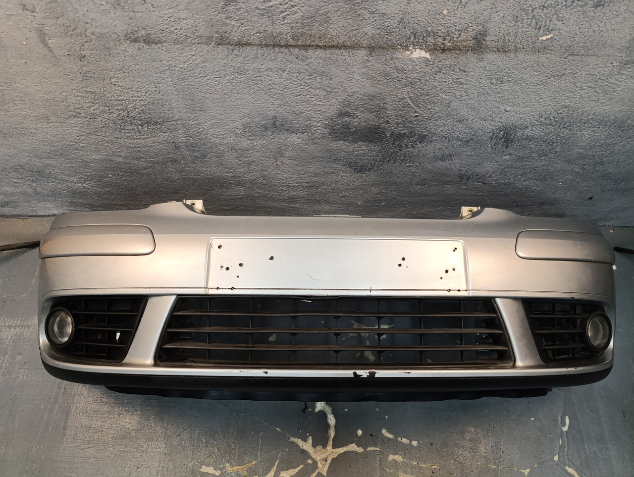 VW Golf 5 Plus Бампер передній 5M0807217