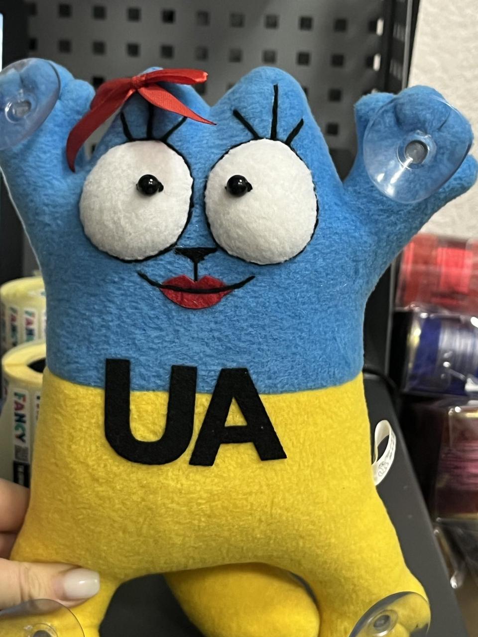 Іграшка подушка на присосках "Кіт Саймон. Україна", середня, ручної роботи, Мягкая игрушка "Котик"