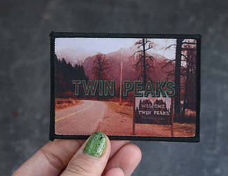 Термонашивка Твін Пікс "Ласкаво просимо" / Twin Peaks на клейовій основі