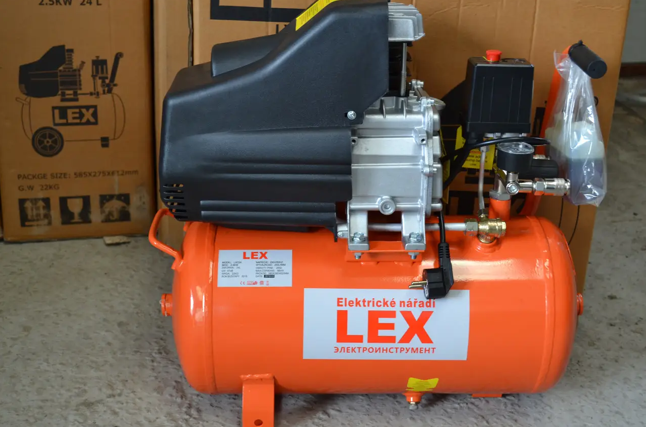 Компресор LEX LXC24 з потужністю 2.5 кВт і баком на 24 літри для гаража та майстерні, фото 1