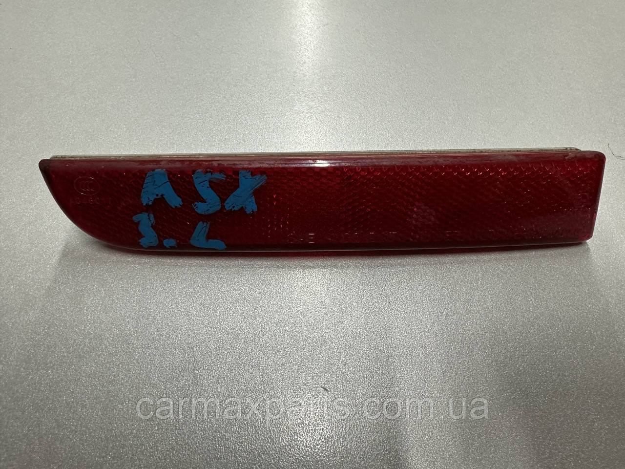Катафот відбивач заднього бампера ЛОВИЙ Mitsubishi ASX 2010- б/у оригінал