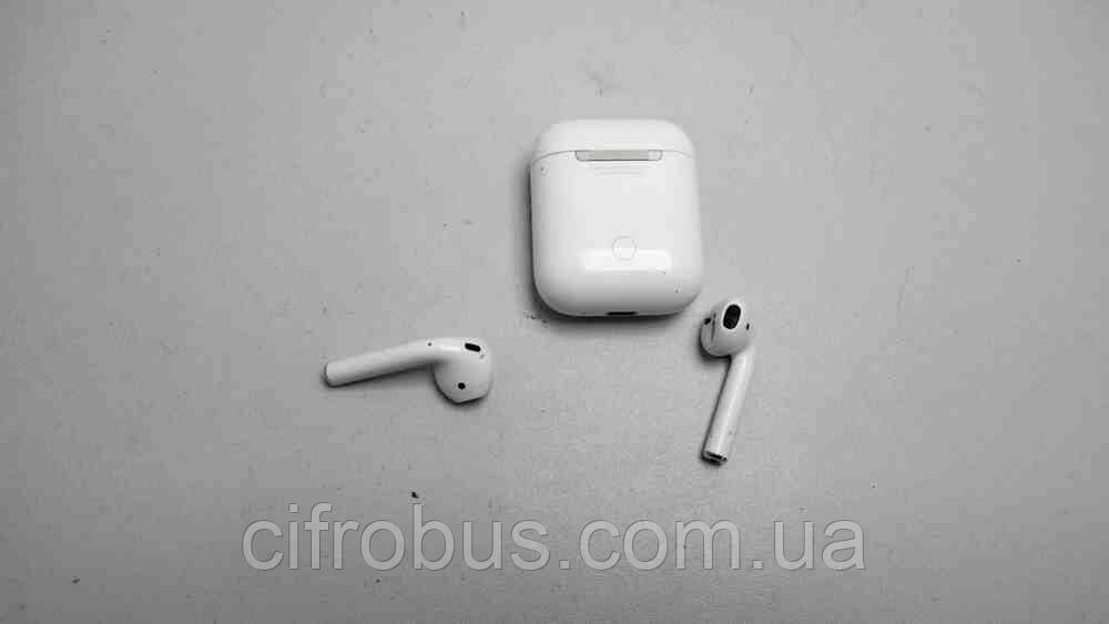 Наушники Bluetooth-гарнитура Б/У Apple AirPods 2 (A1602)