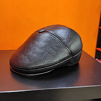 Чорна чоловіча кепка екошкіра на флісі