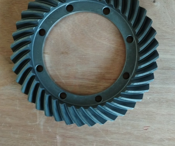 Конічна шестерня заднього  диференціала MF904-38-103 240100303144