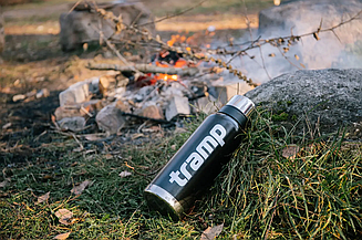 Термос Tramp Expedition Line 0,9 л оливковий TRC-027-black