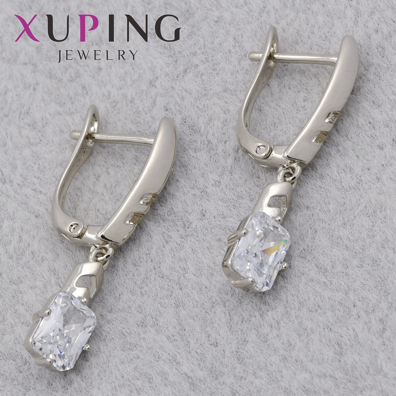 Серёжки женские серебристые фирма Xuping Jewelry родий английская застёжка с переливающимися стразами 30х3 мм