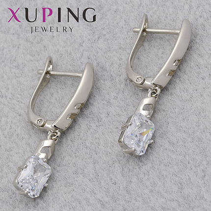 Серёжки женские серебристые фирма Xuping Jewelry родий английская застёжка с переливающимися стразами 30х3 мм, фото 1
