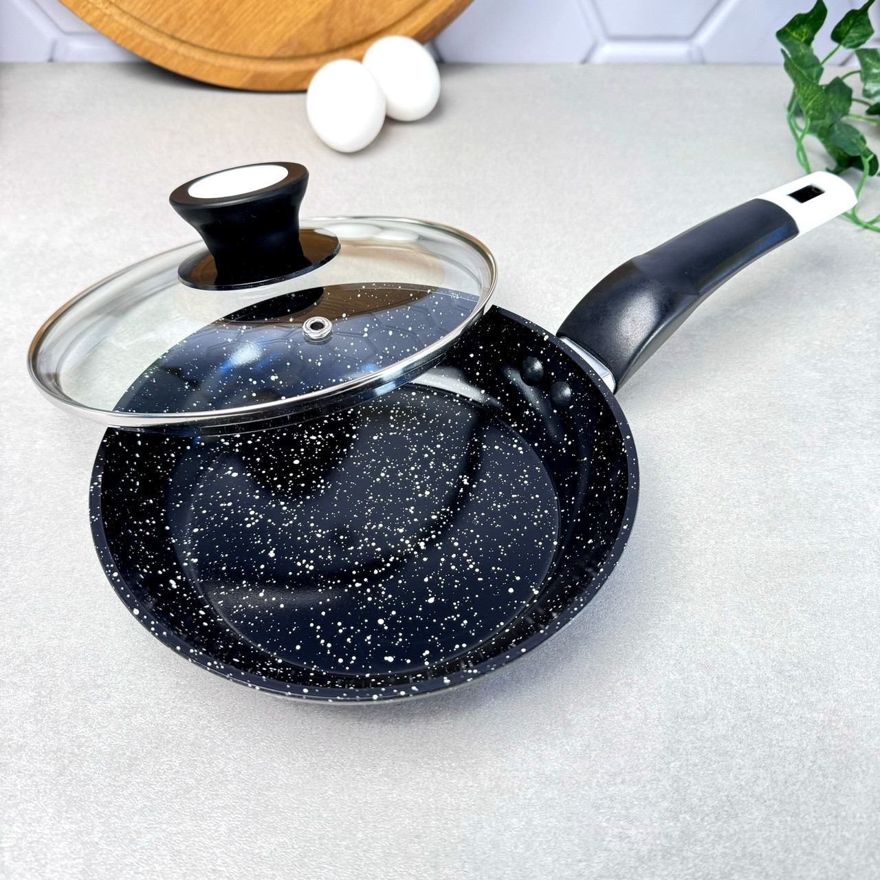Пательня з кришкою 28 см А-П 1478