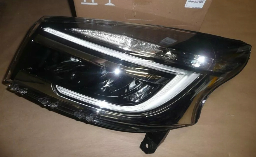 Фара передня ліва LED Renault: Trafic III (19-), 260602422R