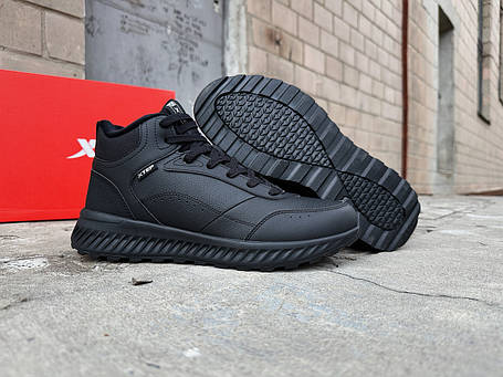 Чоловічі зимові кросівки напівчеревики з хутром Xtep Retro Shoes 977419370007 водонепроникні, фото 1