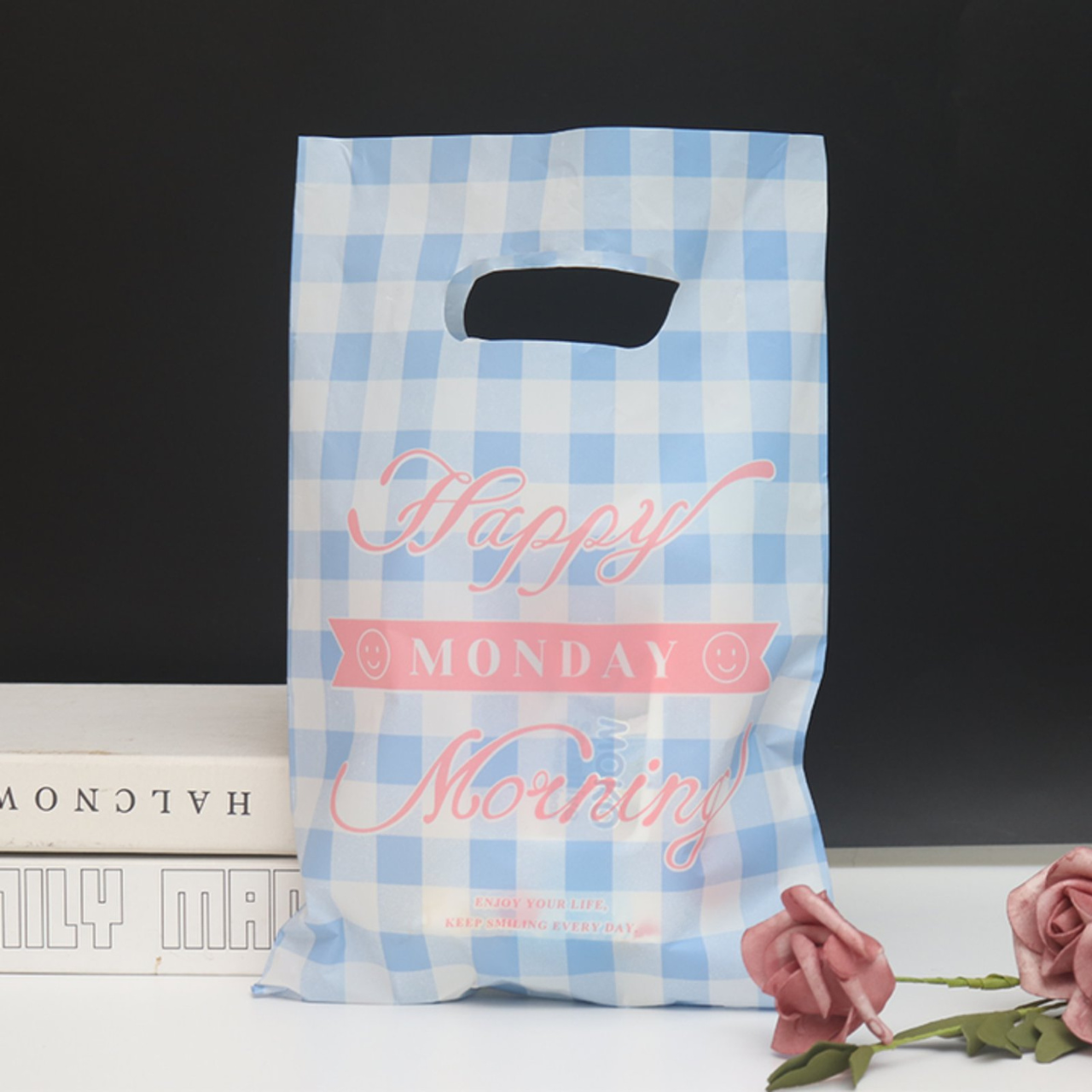 Пакети банан 20x30 см 100 шт, поліетиленові пакети із прорубною ручкою з логотипом, фото 1