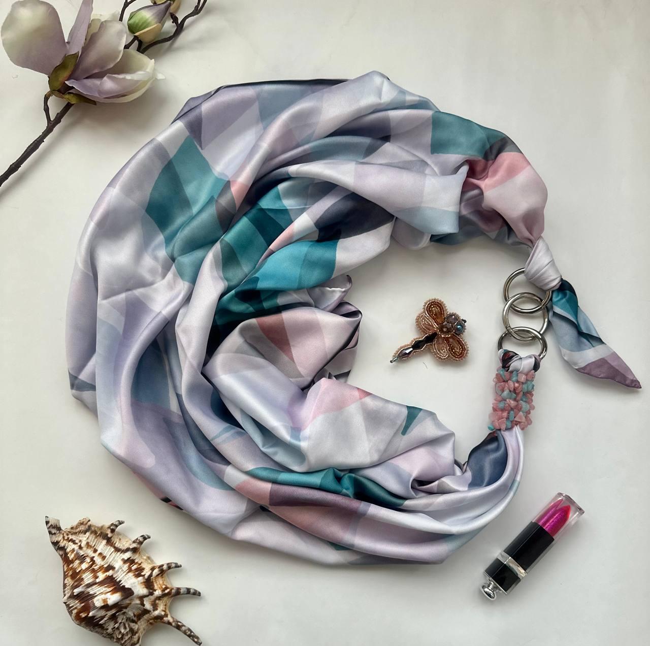 Дизайнерська хустка "Ніжний поцілунок" від бренда My Scarf, прикрашена натуральним каменем