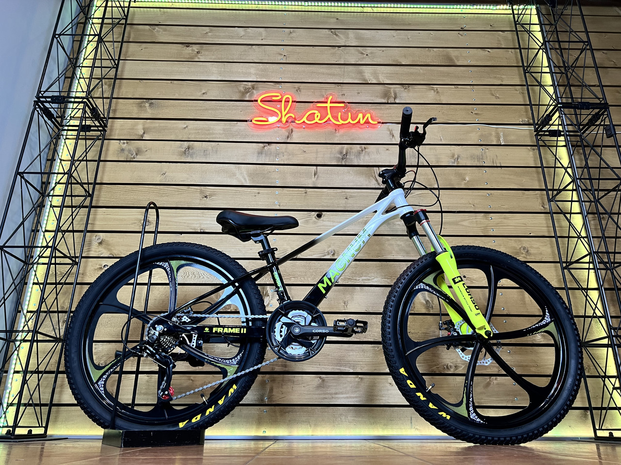 Велосипед підлітковий спортивний 24" Corso Magnum MN-24637 чорно-жовто-білий на зріст 120-135 см