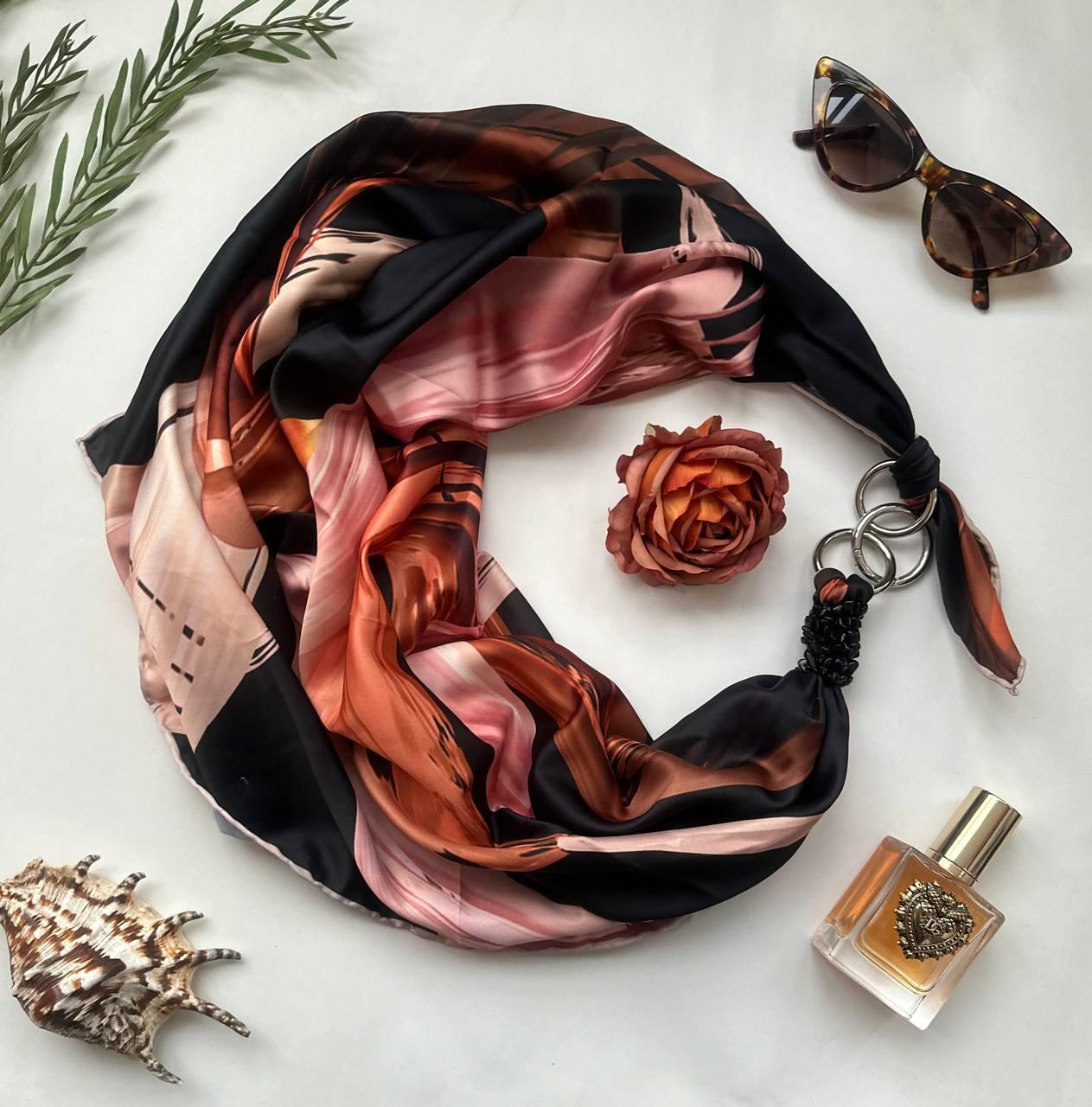 Дизайнерська хустка "Вечірна блюз" від бренда My Scarf, прикрашена натуральним каменем агат