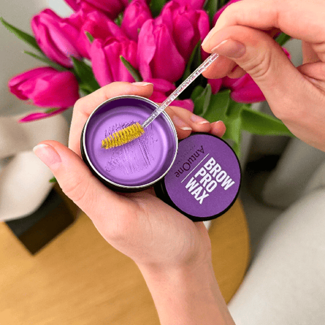 Віск для брів Антуан створений для ідеальної укладки та фіксації брів з ефектом ламінування. Бренд Antuone. На фото віск у відкритому вигляді