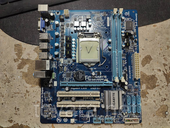 Мат. плата Gigabyte GA-H55M-S2 rev1.3 LGA1156 H55 Express SATA MicroATX 2DDR3 № 242410107