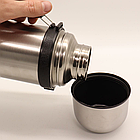 Хромований термос 750 мл з чашкою та ручкою, Originals / Вакуумний термос для чаю та кави / Термос у похід, фото 4