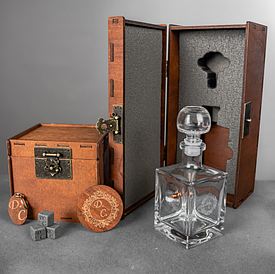 Люкс Leo графин з кулею в дерев'яній коробці