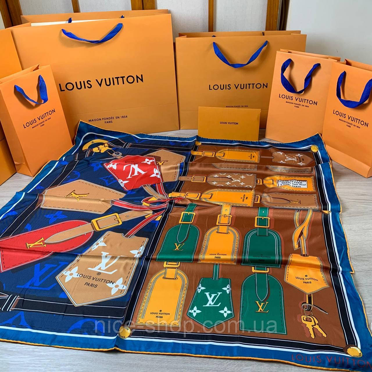 Хустка Louis Vuitton шовкова з ручною підшивкою