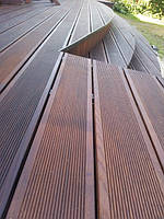 Применение террасной доски: Террасы, балконы, пирсы, причалы. Зачастую используют и для фасадов.