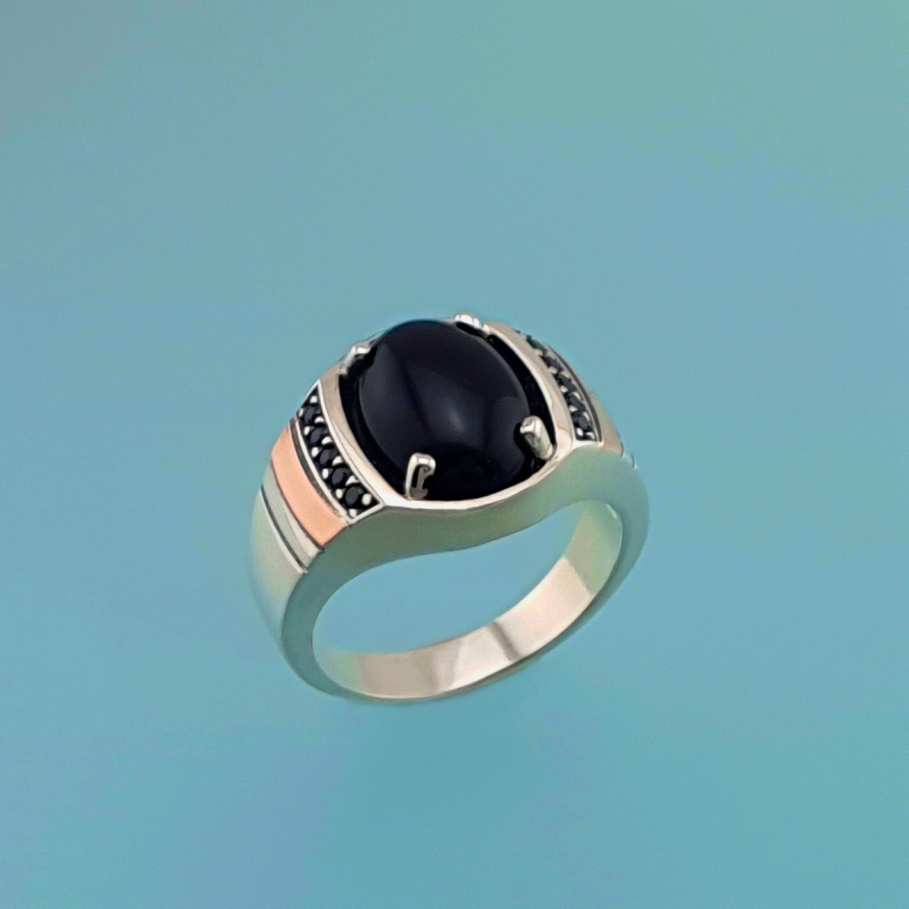 Срібна печатка чоловіча з золотом і оніксом. Каблучка срібна чоловіча з золотою накладкою і чорним каменем. 20 розмір, фото 1