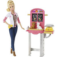 Кукла Барби ветеринар с игровым набором из серии "Кем быть барби"