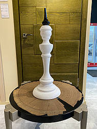 Великі шахові фігури скульптури з дерева