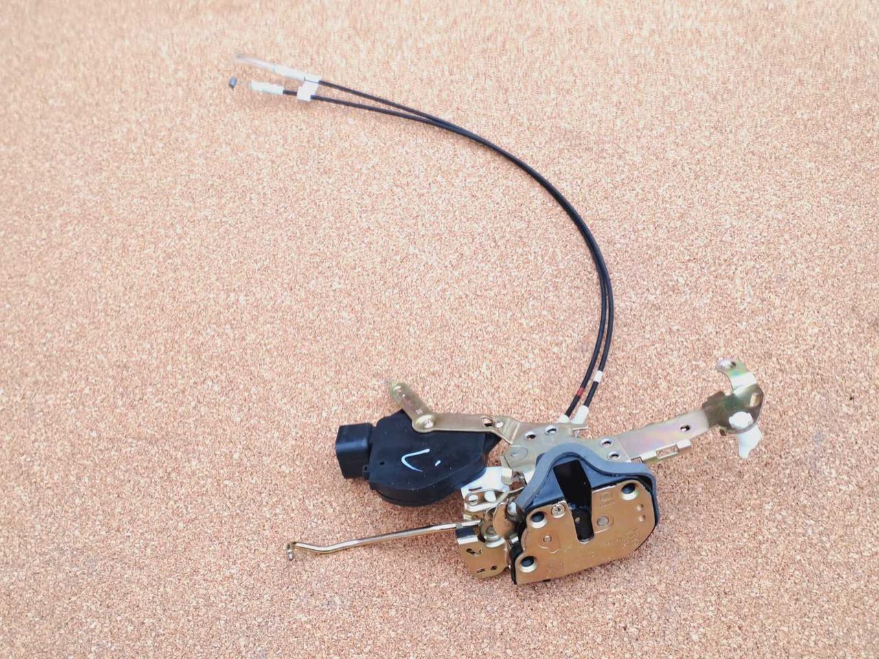 Замок дверей передньої правої в зборі BYD F3 F3R Бид Ф3 Бід Ф3, фото 1