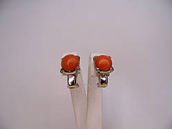 Золоті жіночі сережки з діамантами та коралом, вага 7,85 г.