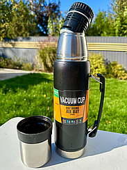 Термос для напоїв Vacuum 1,2 л чорний