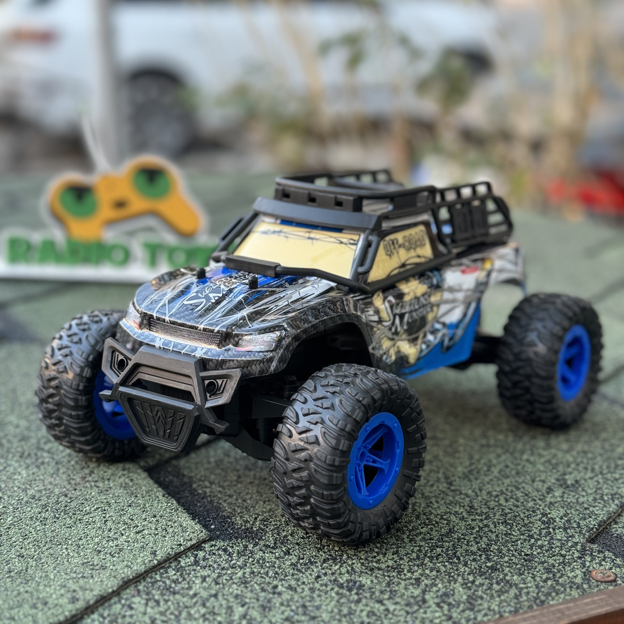 Монстр трак на радіоуправлінні DISRAPTOR-SKELETON синій | Машинки на пульті управління | Джип на радіокеруванні, фото 1