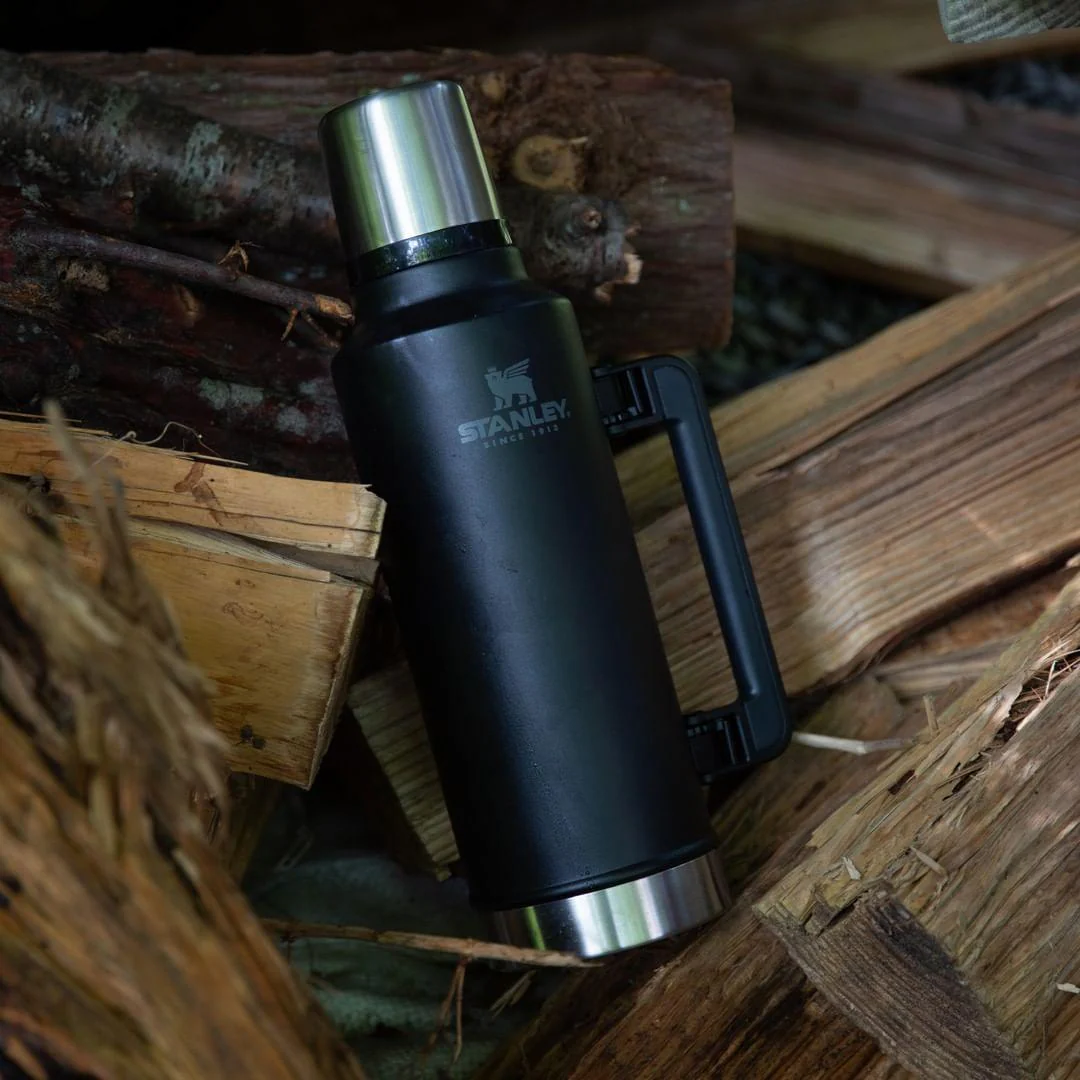 Термос для напоїв Stanley Legendary Classic 1,4 л, black