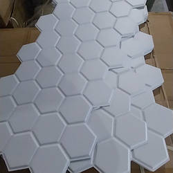 Стінова ПВХ панель для ванної 96х48 см Білі стільники Шестикутники декоративна вагонка Геометрія 3Д текстура