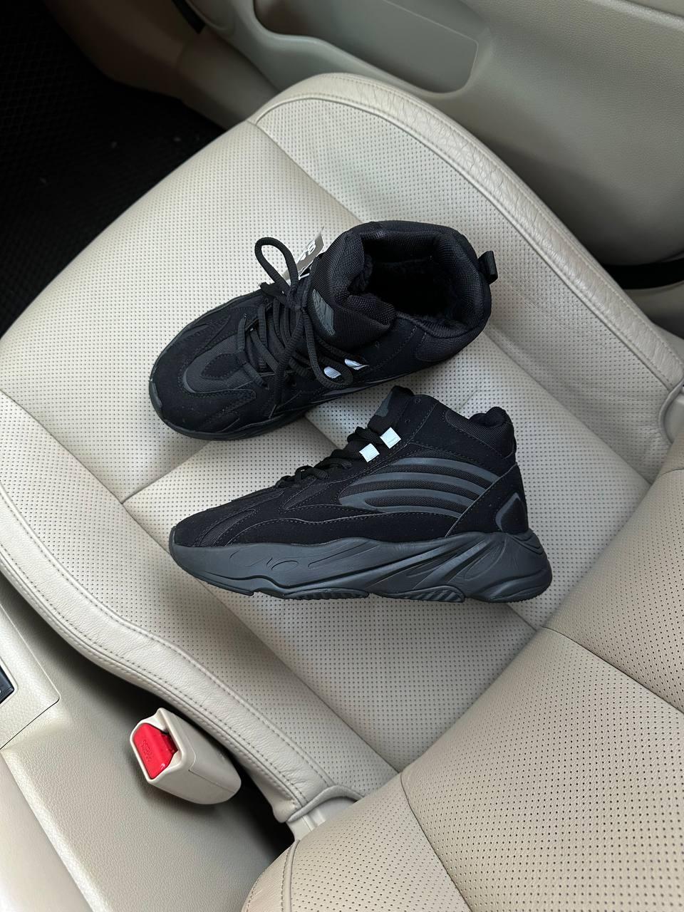 Жіночі кросівки Adidas Yeezy Boost 700 V2 Winter Black (з хутром) ALL17135