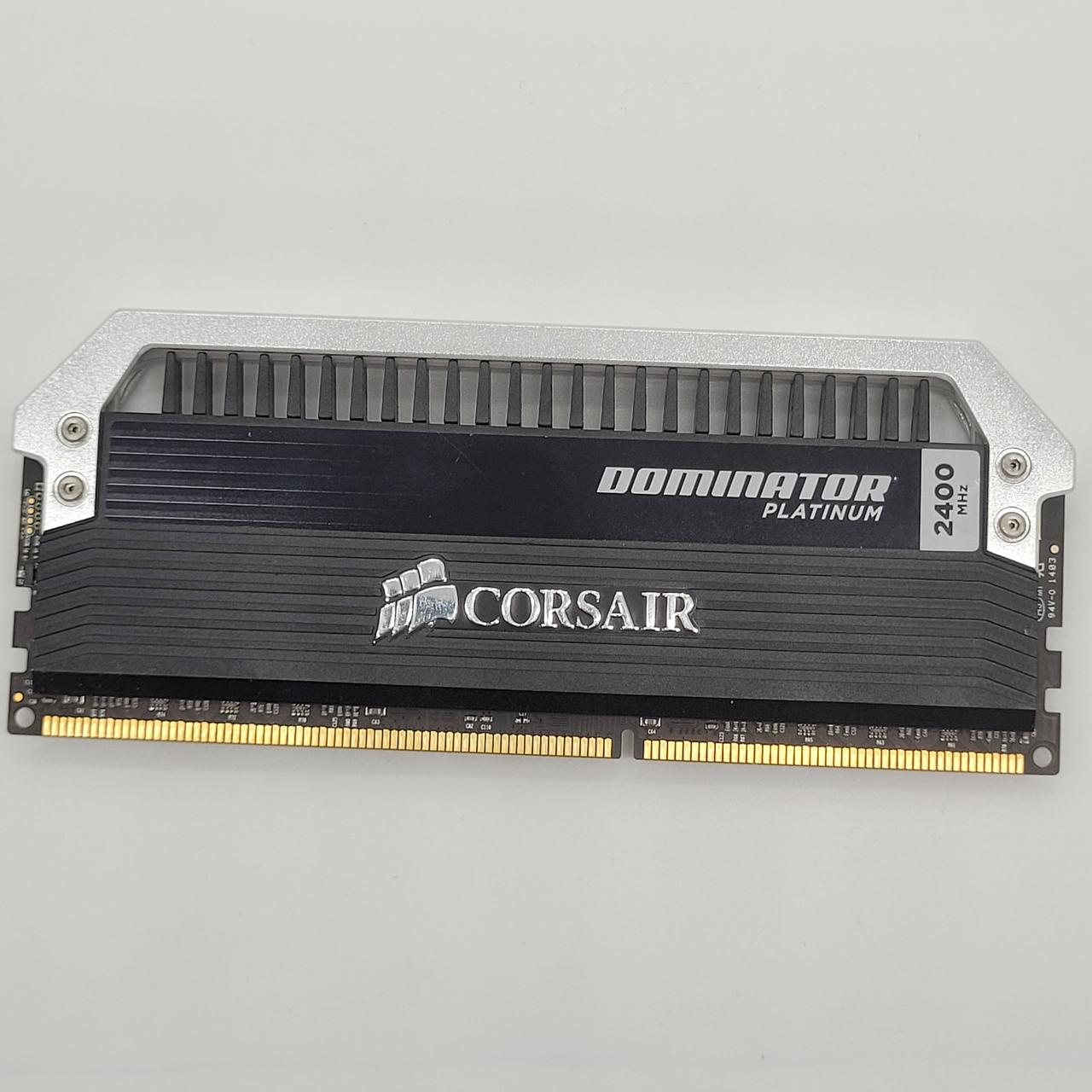 Ігрова оперативна пам'ять Corsair Dominator DDR3 8 Gb 2400MHz 19200U 2R8 CL10 (CMD32GX3M4A2400C10) Б/В