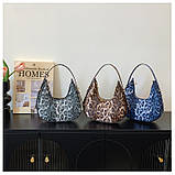 Жіноча сумка багет 9232 леопардова через плече блакитна синя, фото 8