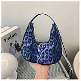 Жіноча сумка багет 9232 леопардова через плече блакитна синя, фото 2