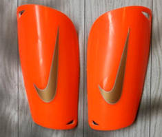 Футбольні щитки Nike Mercurial Litе/ щитки найк меркуріал