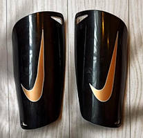Футбольні щитки Nike Mercurial Litе/ щитки найк меркуріал