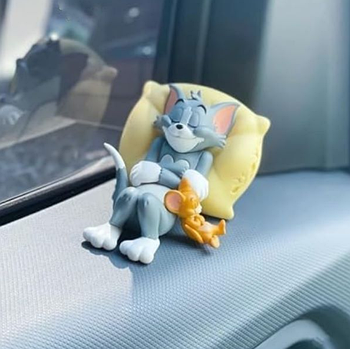 Іграшка на торпеду автомобіля у вигляді Тома і Джері