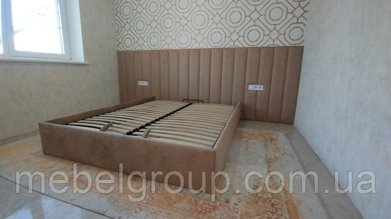 Стінова панель Вертикальні смуги з ліжком, фото 1