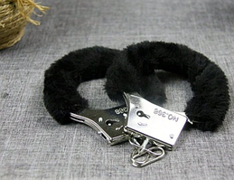 Наручник для ролевых игр с мехом, Наручники для игр