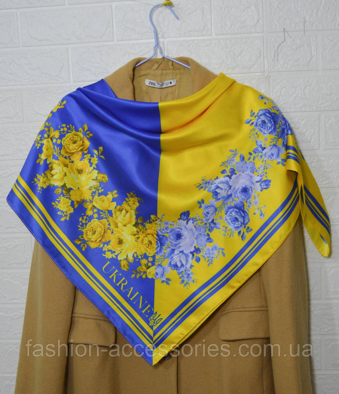 Хустка жіноча легка шовкова елегантна з принтом і візерунком патріотична  90*90 Двустороння з трояндою, фото 1