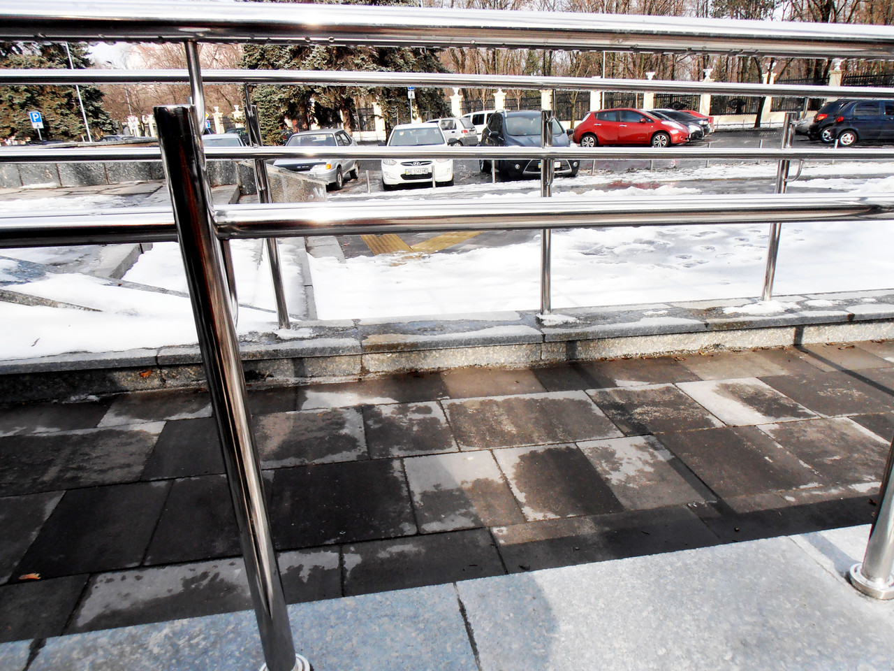 Огородження пандуса з нержавіючої сталі AISI 201, поручень Ø 42 мм, стійка Ø42 мм  у місті Заводське