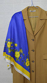 Хустка жіноча легка шовкова елегантна з принтом і візерунком патріотична  90*90 жовто-блакитні квіти окантовка