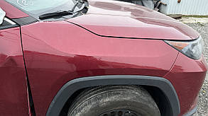 Крыло переднее правое Toyota Rav 4 2021-2024 год б/у оригинал в идеальном состоянии, код цвета 3T3 красный 538110R130