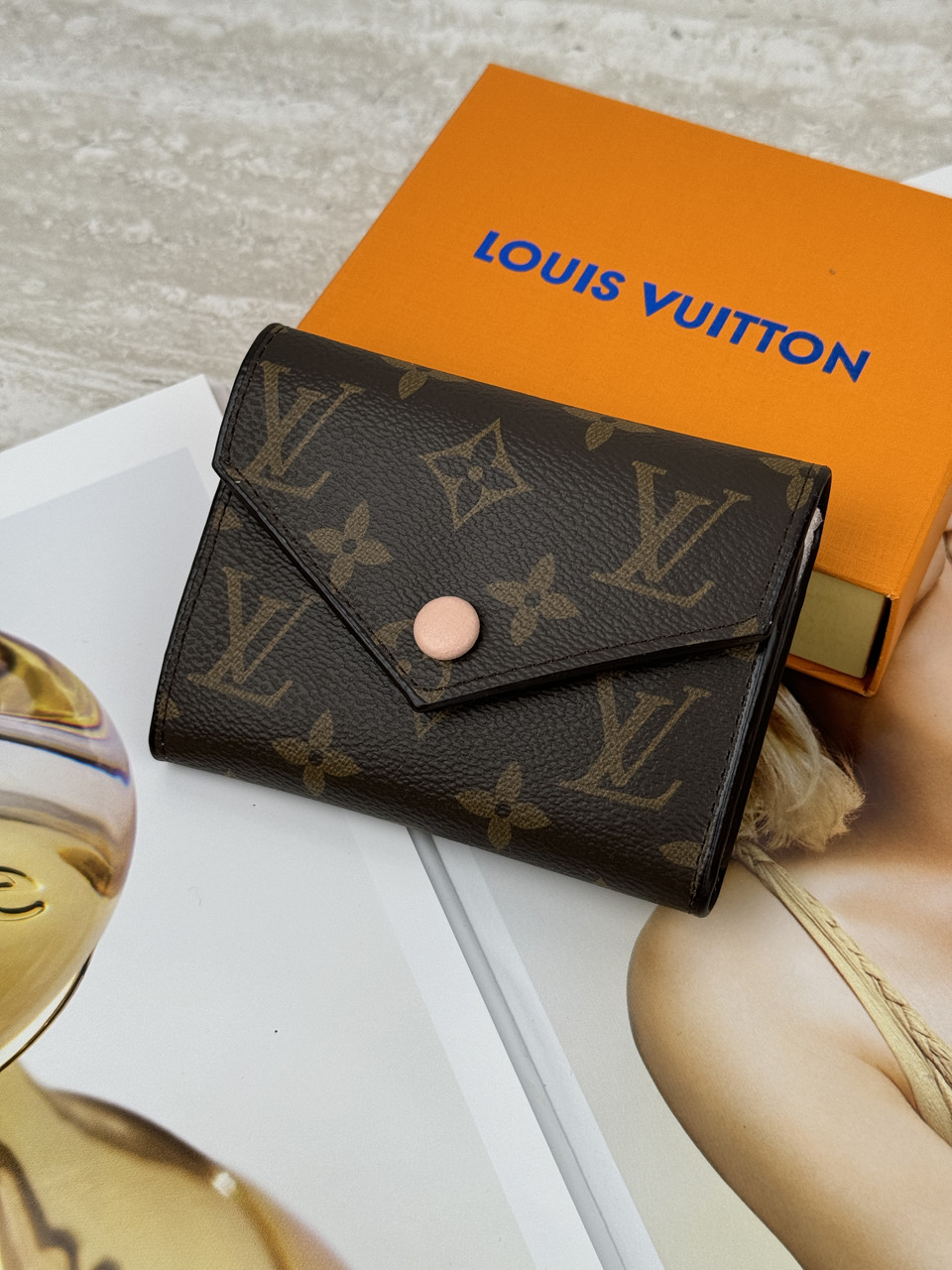 Жіночий гаманець Louis Vuitton коричневий + рожевий конверт міні Луї Віттон, фото 1