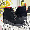 Замшеві жіночі черевики на танкетці. Колір чорний, фото 4
